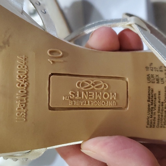 Beautiful embellished cream bridal/formal strappy stilettos. - Picture 3 of 3